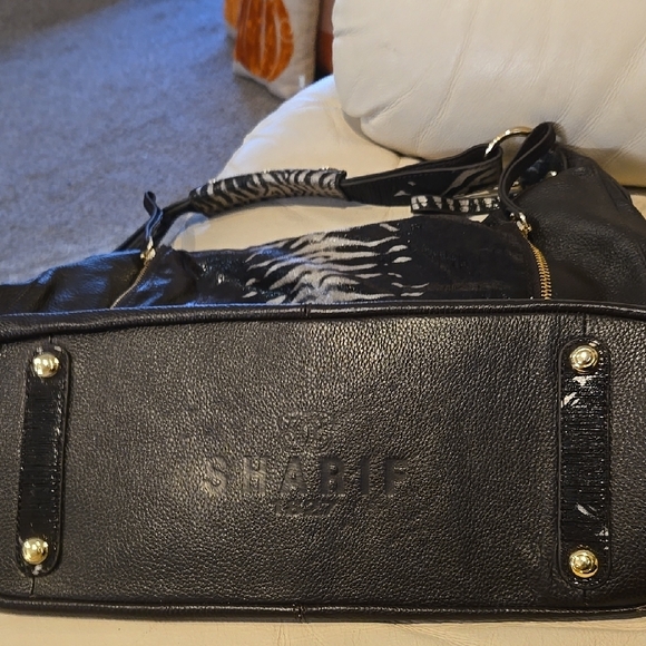 Sharif Black Bag & Gold Hardware  ✨️⭐️ PRE OWNED  ⭐️ ✨️ - Picture 7 of 11